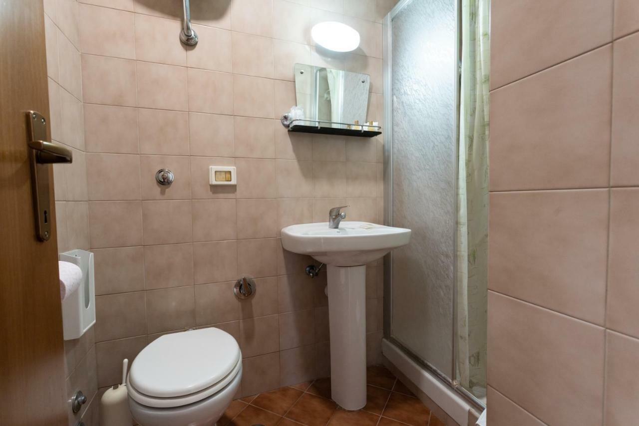 Casa Adele Hotel Roma Ngoại thất bức ảnh